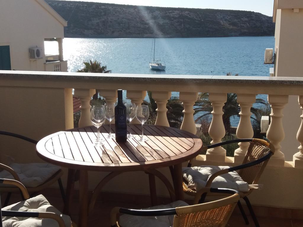 Apartments Next To Sea Maris Novalja Room photo