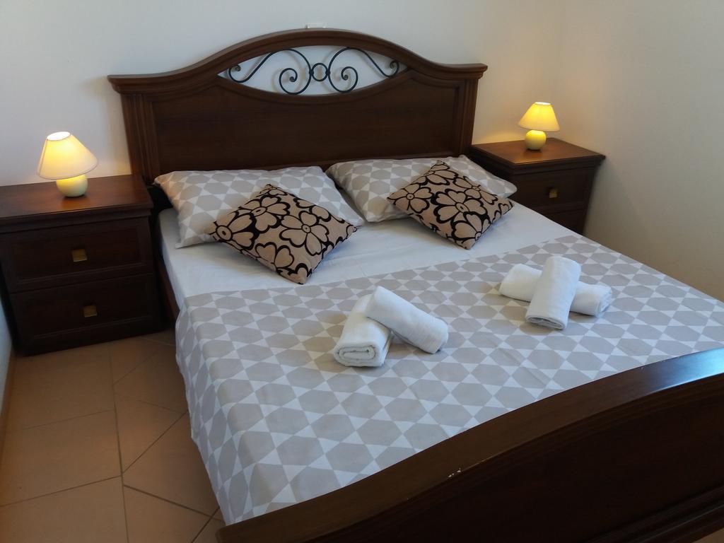 Apartments Next To Sea Maris Novalja Room photo